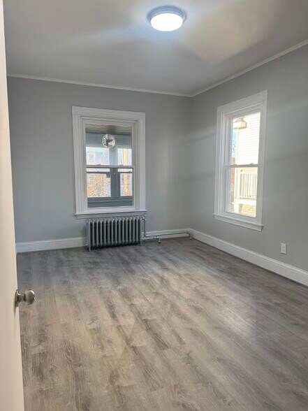 Building Photo - 43 Bradley St