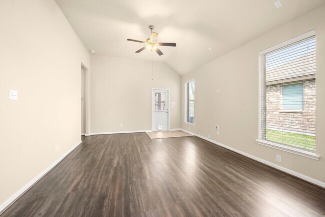 Building Photo - 3835 Raintree Village Dr