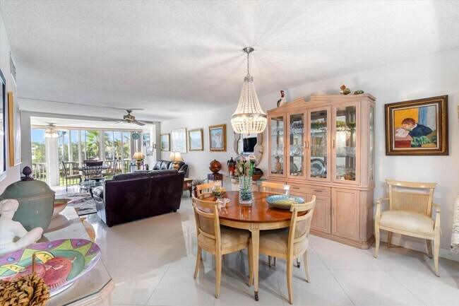 Building Photo - 3224 S Ocean Blvd