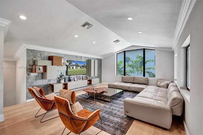 Building Photo - 13724 SW 92nd Ct