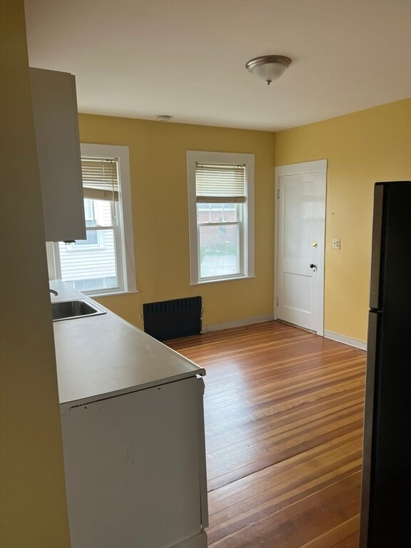 Building Photo - 111 E Elm Ave