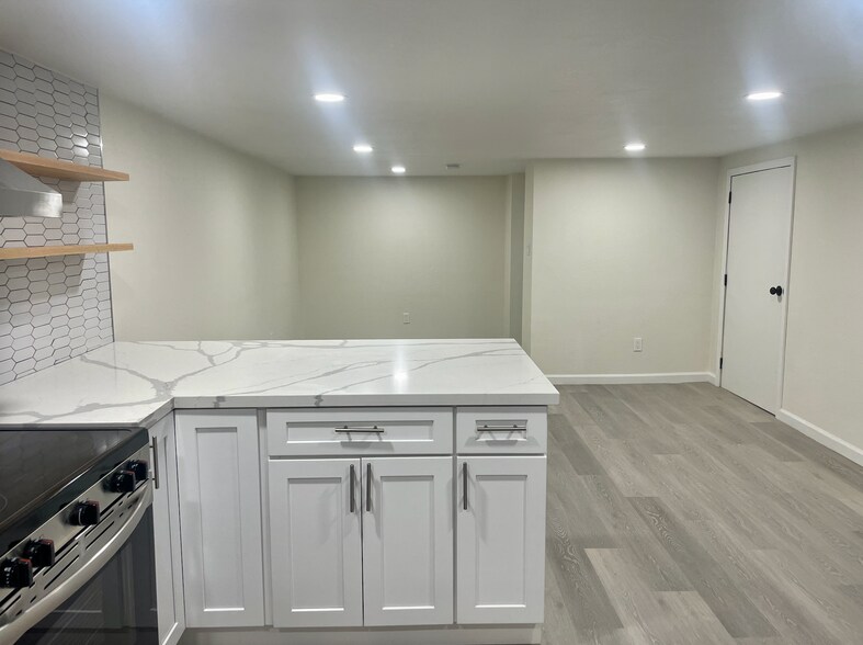 Building Photo - 846 42nd St