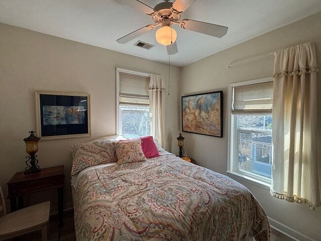 Building Photo - 3340 Billings St