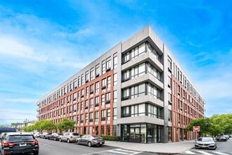 Building Photo - 16 Bennett St