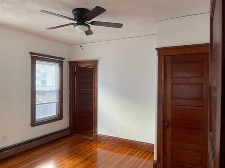 Building Photo - 10 Bowdoin St