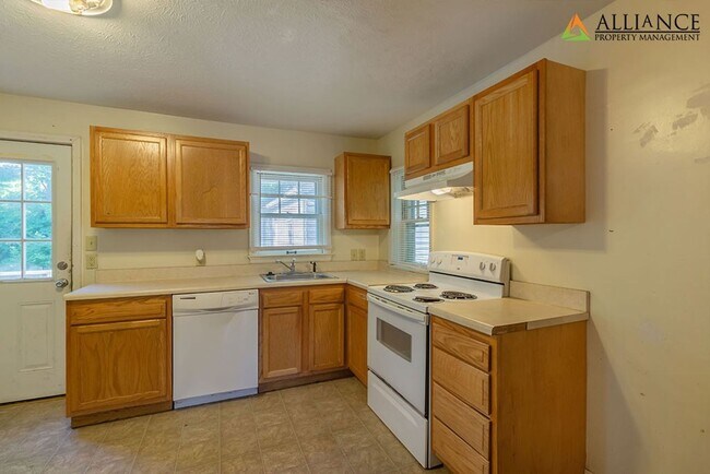 Building Photo - 1857 Anderson Ave