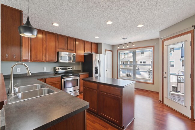 Building Photo - 15024 Farnham Ave N