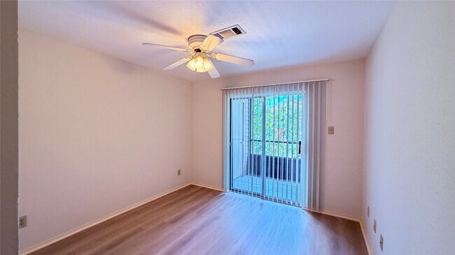 Building Photo - 10555 Turtlewood Ct