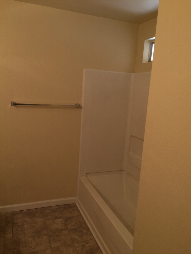Building Photo - Madera Home for Rent