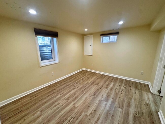 Building Photo - Beautiful and Spacious 4BD 2BA Single-Family Home in Arlington Heights