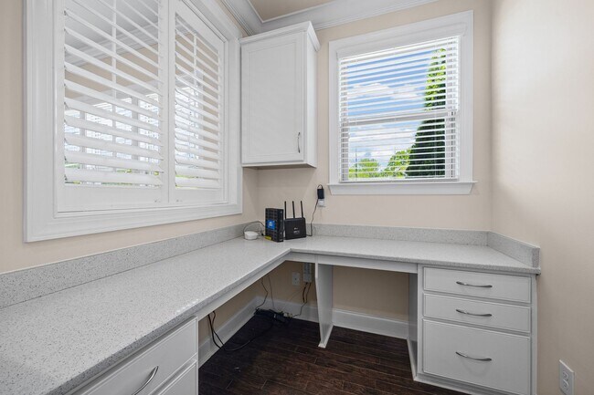 Building Photo - Stunning 4 bedrm, 3.5 Bath home in Chapel Cove of South Charlotte!