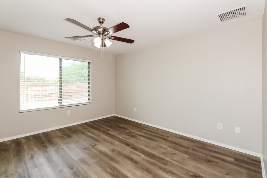 Building Photo - 7046 S Copper Bloom Ave