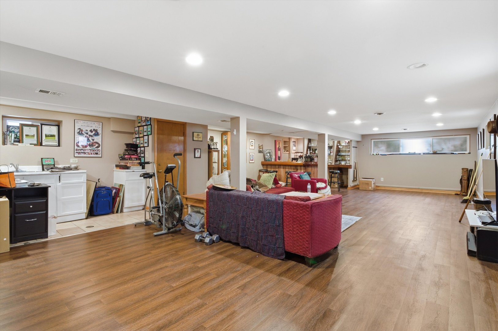 Building Photo - 5363 N Mont Clare Ave