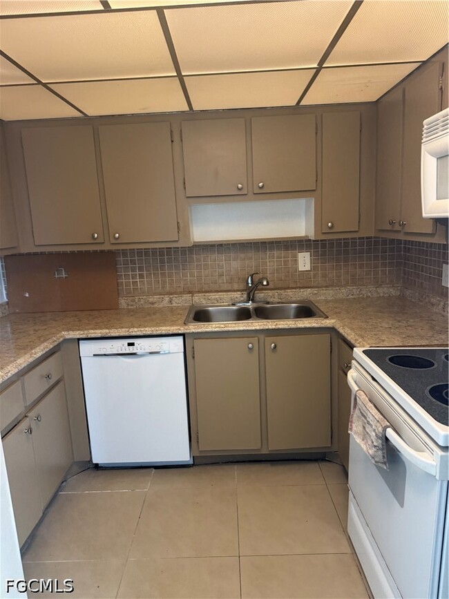 Building Photo - 1830 Maravilla Ave