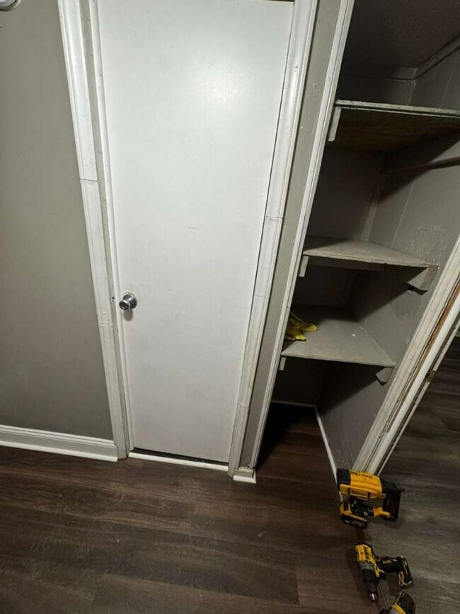 Building Photo - 4893 Madison Dr