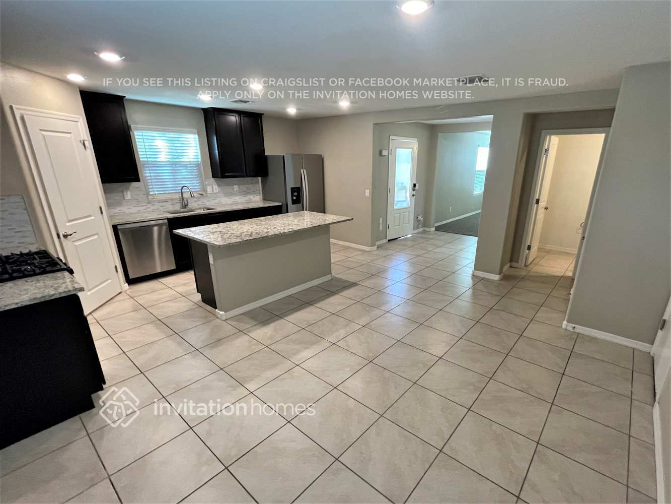 Building Photo - 3942 S 79th Dr