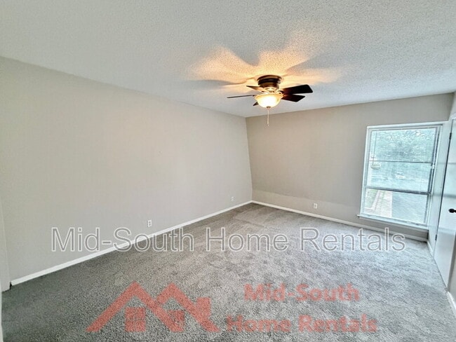 Building Photo - 1869 Poplar Woods Cir E