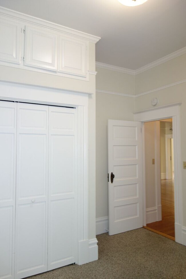 Building Photo - Charming 1910 Winters Home – 3 Bed, 2 Bath – Steps from Historic Downtown