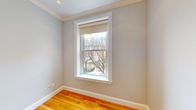 Building Photo - 22 Beacon St