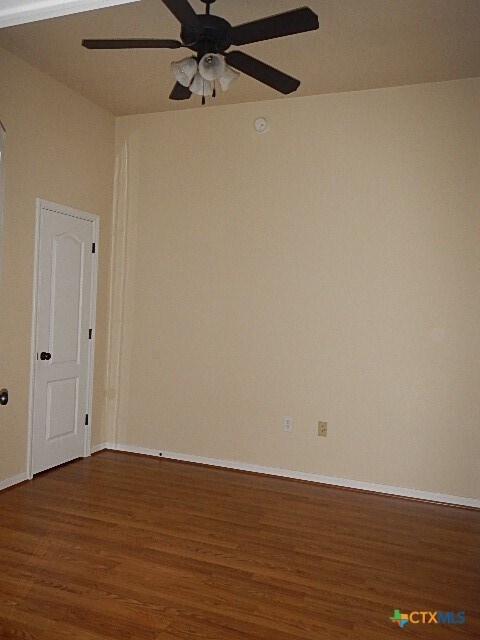 Building Photo - 406 Hedy Dr