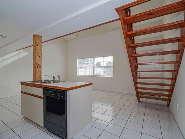 Building Photo - 8520 U.S. Rte 1