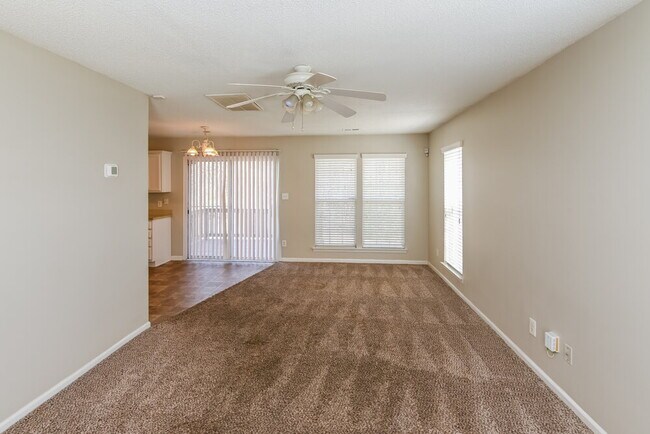 Building Photo - 2436 Celosia Dr