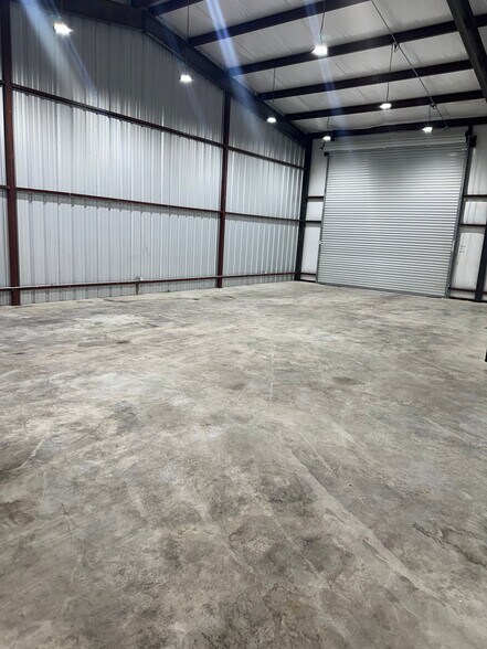 Building Photo - 4072 Old Lorena Rd