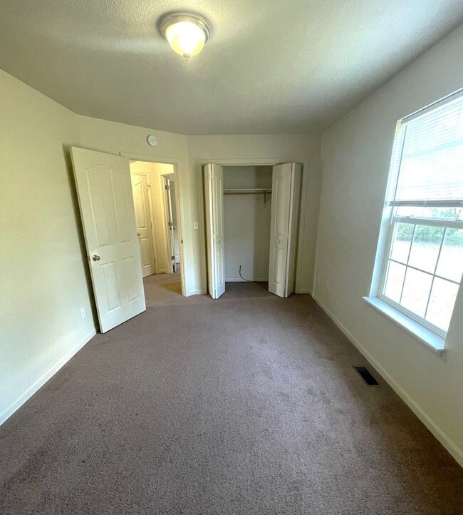 Building Photo - Duplex on Rice Road