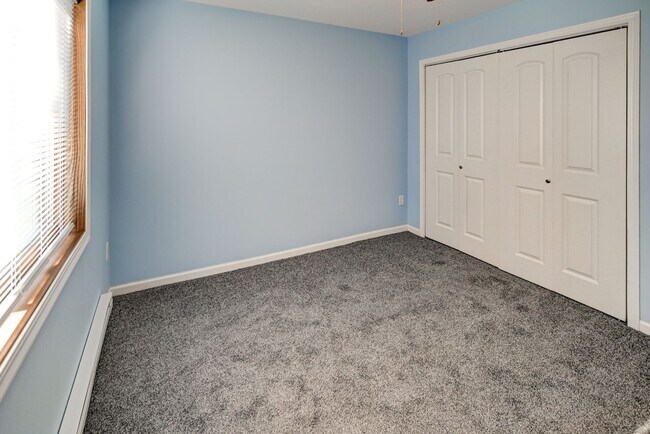 Building Photo - Broadway Drive - Sun Prairie