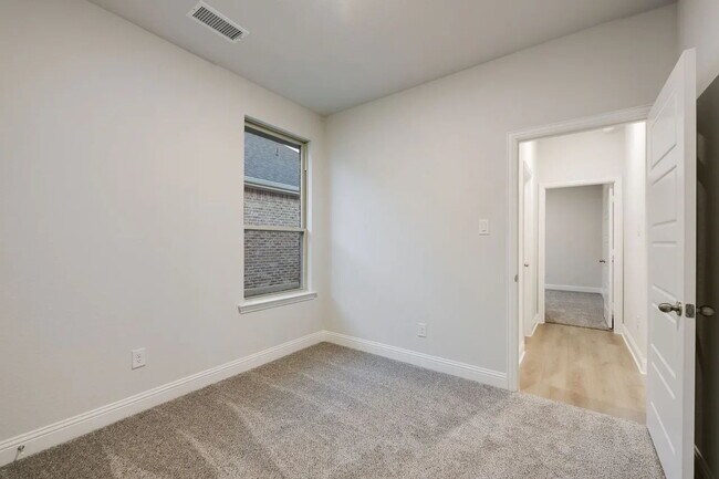 Building Photo - 3125 Buckeye St