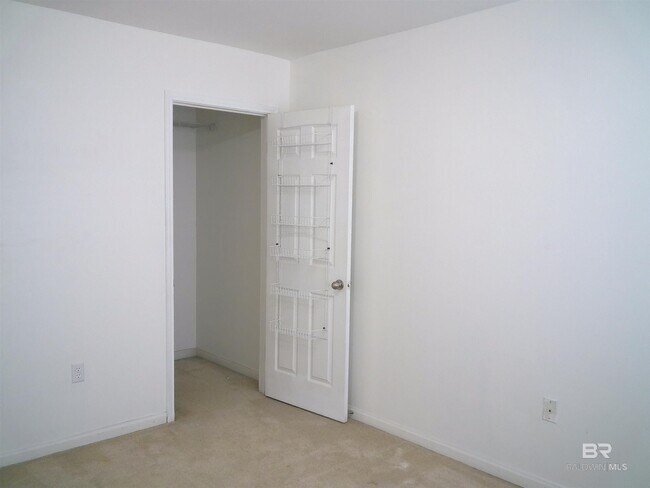 Building Photo - 1517 Regency Rd