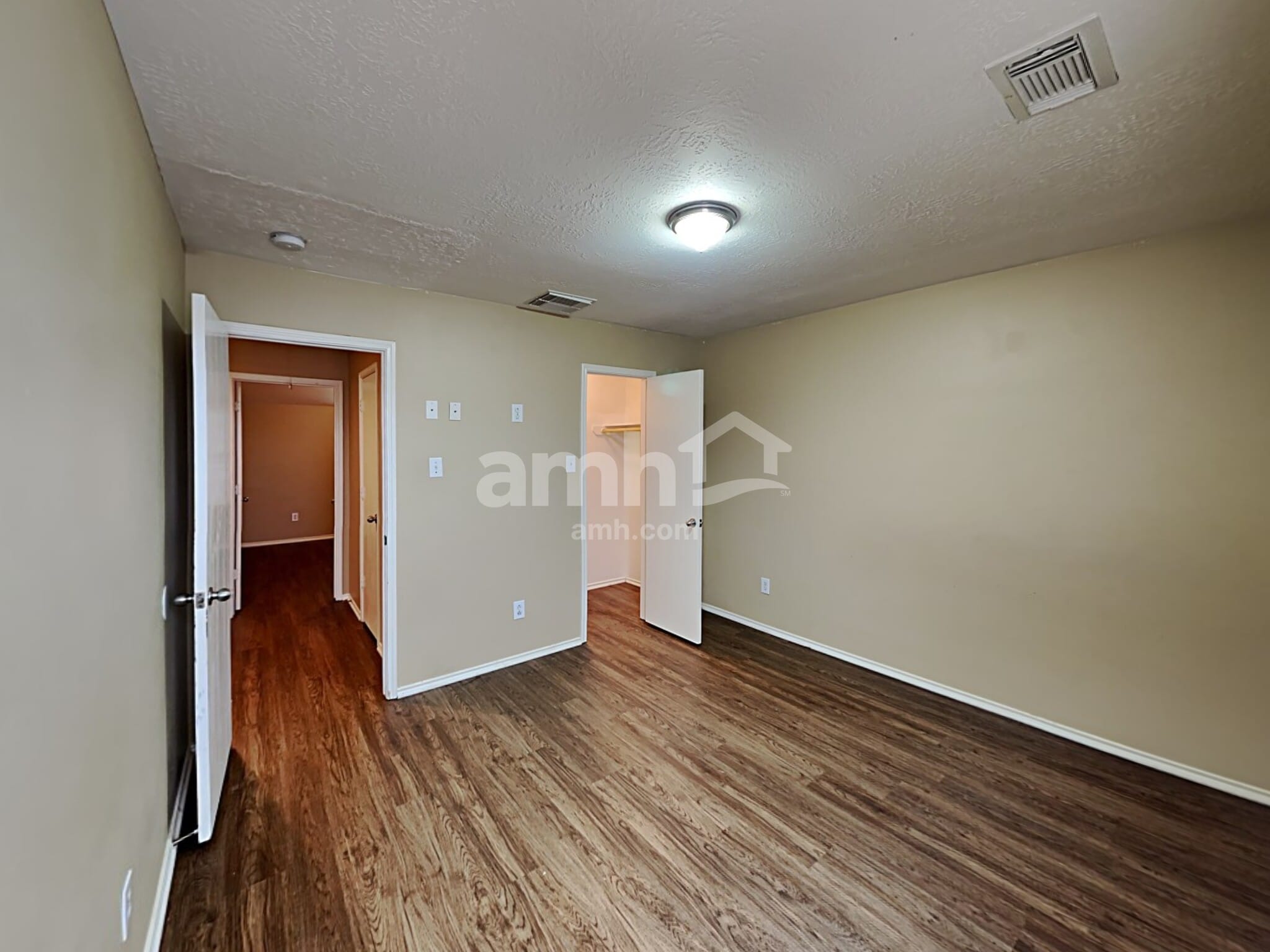 Building Photo - 5446 Aloe Ave