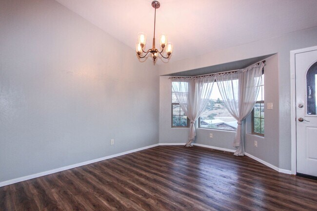 Building Photo - 3 bedroom Home in Diamond Valley