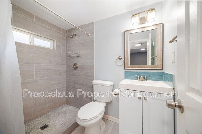 Building Photo - 311 Date St