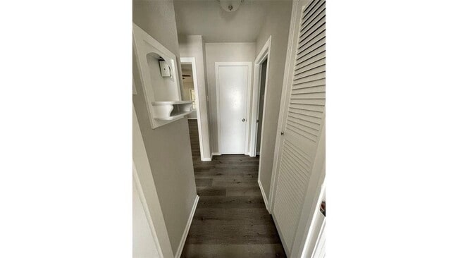 Building Photo - 606 Marshall St