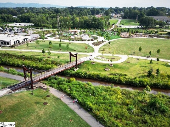 Building Photo - 4 Lindberg Ave