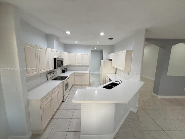 Building Photo - 2122 SW 151st Pl