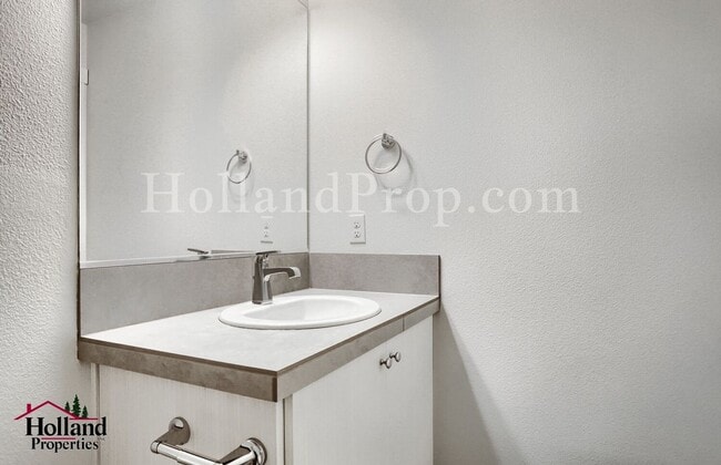 Building Photo - Well designed 2 bedroom home in beautiful Willsonville