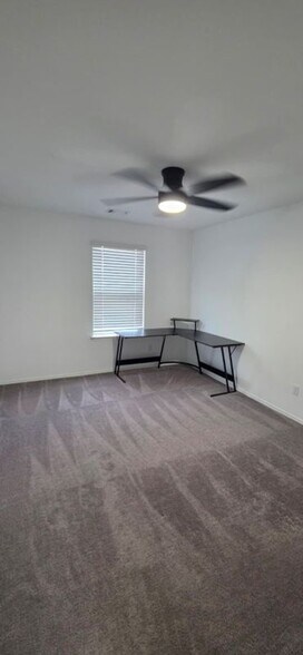Building Photo - 541 Pickrell Lp