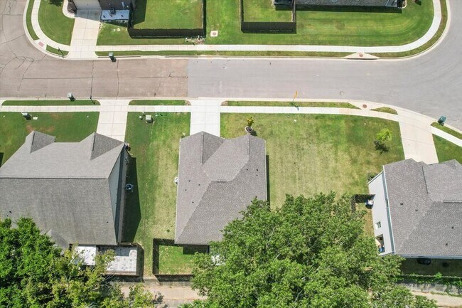 Building Photo - 1795 Stampede Cir