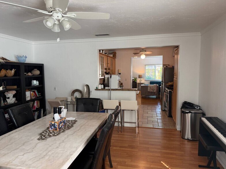 Building Photo - 5903 Texhoma Ave