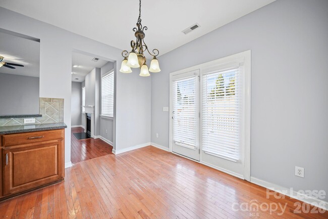 Building Photo - 704 Springwood Dr