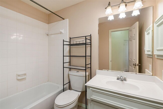 Building Photo - 21506 Willow Glade Dr