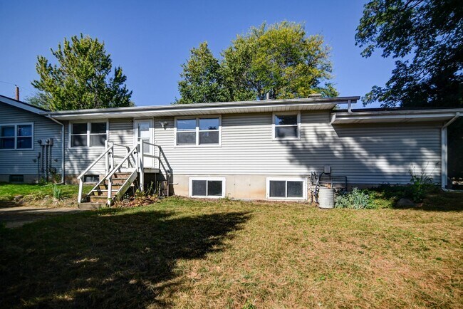 Building Photo - Katzfey-6715-6717 Century Ave