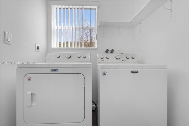 Building Photo - 5610 SW 43rd St