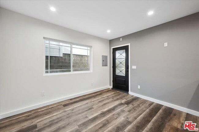 Building Photo - 9728 Kessler Ave