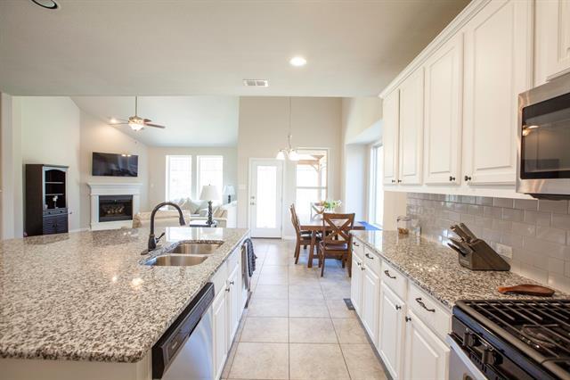 Building Photo - 907 Birchwood Dr
