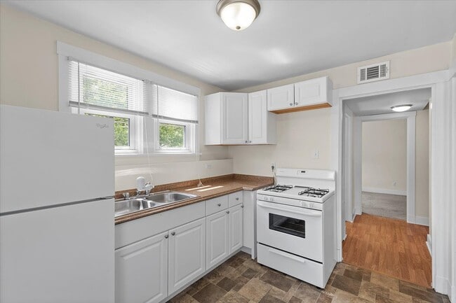 Building Photo - 915 Chartiers Ave