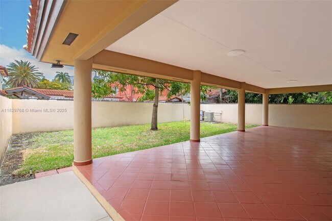Building Photo - 443 SW 21st Rd
