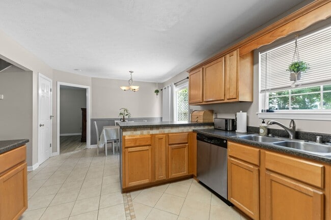 Building Photo - Wonderful Pee Wee Valley Home